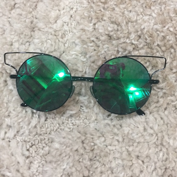 Available in 4 colors - Picture 5 of 5